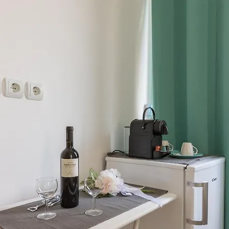 Aphrodite Apartment *