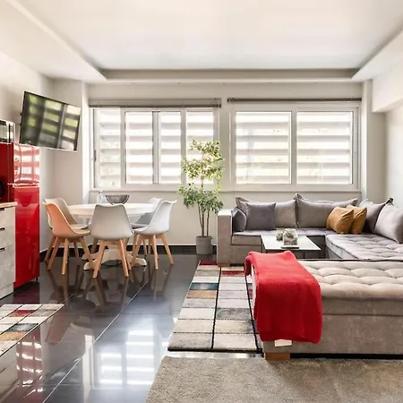 New Amazinglarge Luxury 4br Suite/1min Toacropolis Athens