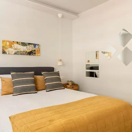 New Amazinglarge Luxury 4br Suite/1min Toacropolis Apartment *