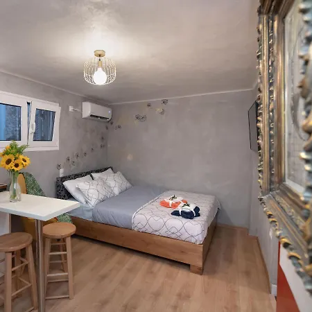 Cozy Tiny In The Heart Of Plaka * Athens