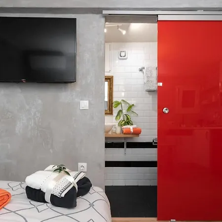 Apartment Cozy Tiny In The Heart Of Plaka Athens