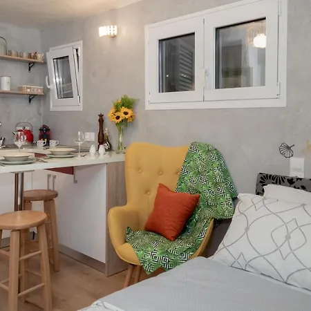 Apartment Cozy Tiny In The Heart Of Plaka