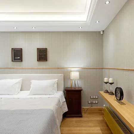 Vouliagmeni's Elegance By Acropolis Apartment