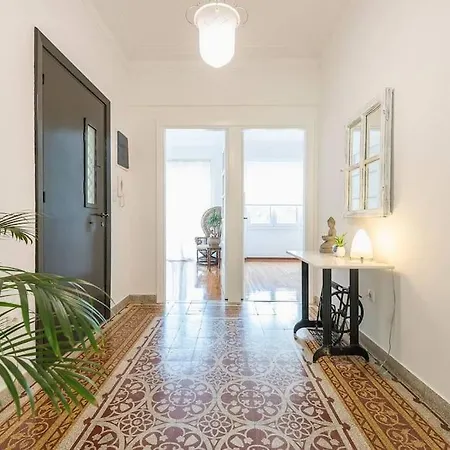 Casa Pamisou Near Attiki Metro Station