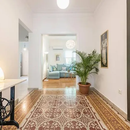 Casa Pamisou Near Attiki Metro Station * Athen