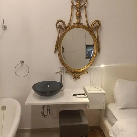 Elegant * Athens