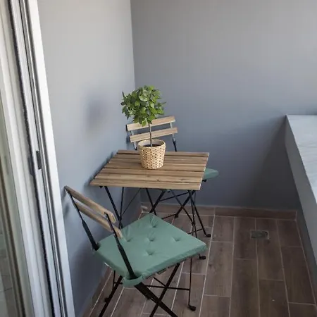 Apartment Raise Averof Serviced