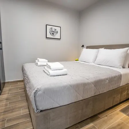 Apartment Raise Averof Serviced *