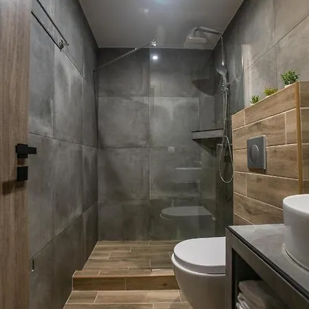 Raise Averof Serviced Apartment