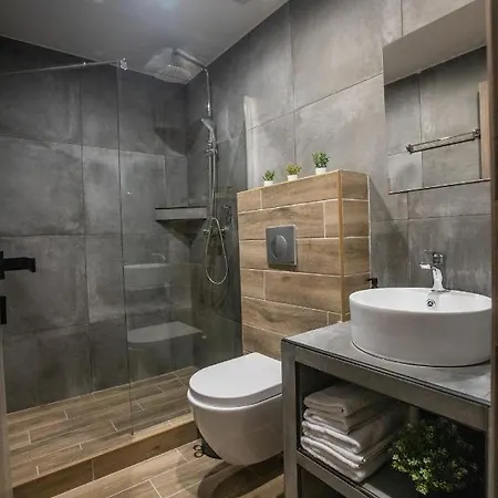 Raise Averof Serviced Apartment