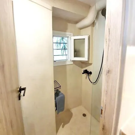 Cute Apt., Close To Metro And Highway Apartment *