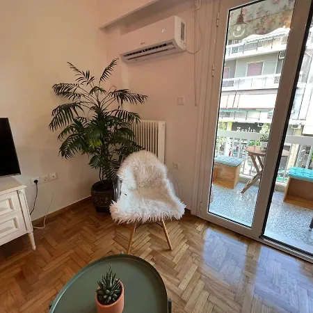 Comfortable 2-bedroom Near Center 100m From Metro Appartamento