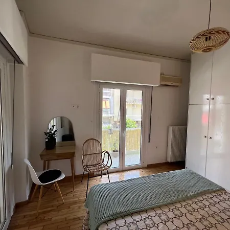 Comfortable 2-bedroom Near City Center 100m From Metro *