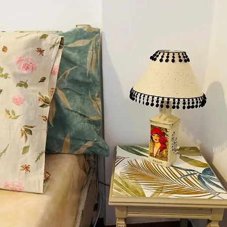 Comfortable 2-bedroom Near City Center 100m From Metro *