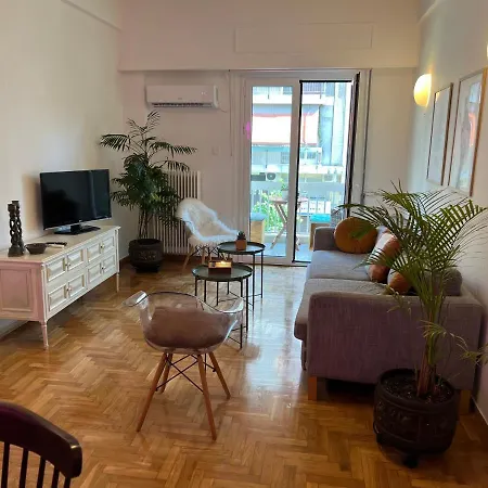 Apartment Comfortable 2-bedroom Near City Center 100m From Metro