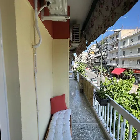 Apartment Comfortable 2-bedroom Near City Center 100m From Metro