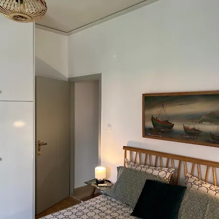 Comfortable 2-bedroom Near City Center 100m From Metro Apartment *