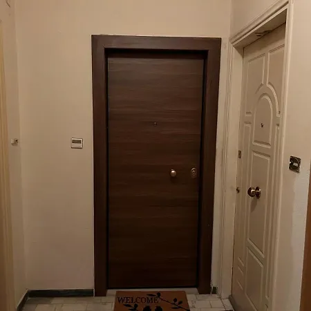 Apartment Comfortable 2-bedroom Near City Center 100m From Metro *