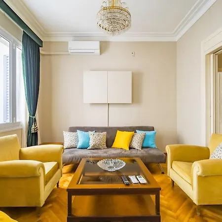 Apartment Emporikon Steps From Historic Center *