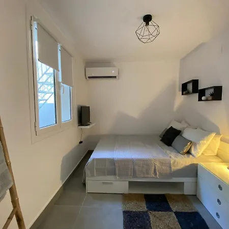 Apartment Tiny Little House *