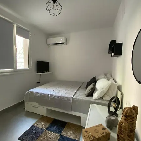 Tiny Little House Apartment Athens