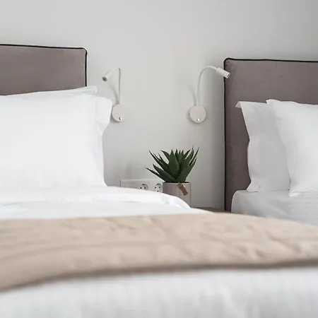 Athenian Spirit Apart Otel *