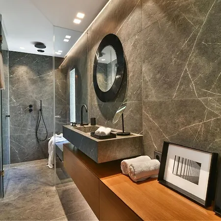 Nikiou Luxury Hotel