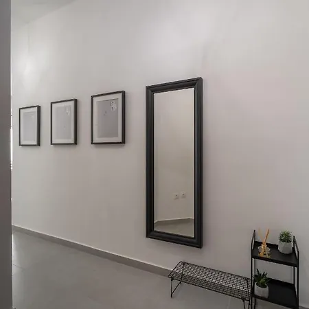 Διαμέρισμα Sunny And Cozy 2bd 1 Min From Marina Floisvos