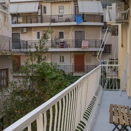 Sunny And Cozy 2bd 1 Min From Marina Floisvos * Athens