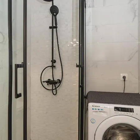 Διαμέρισμα Sunny And Cozy 2bd 1 Min From Marina Floisvos *