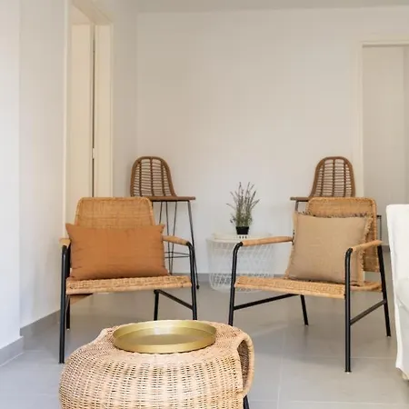 Sunny And Cozy 2bd 1 Min From Marina Floisvos Αθήνα