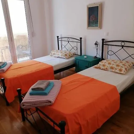 Athens Apartment *