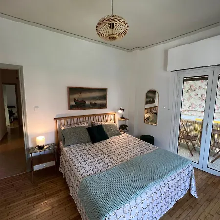 Apartment Comfortable 2-bedroom Near City Center 100m From Metro *