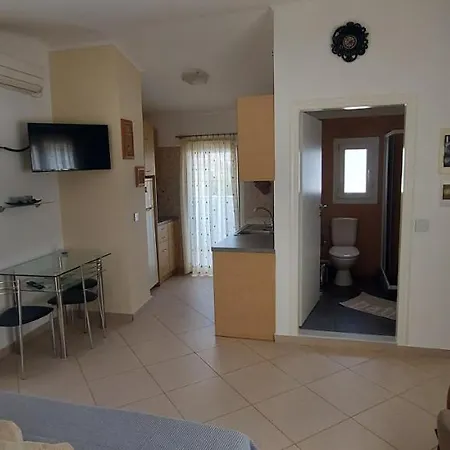Sunny Elegant Apartment Athens