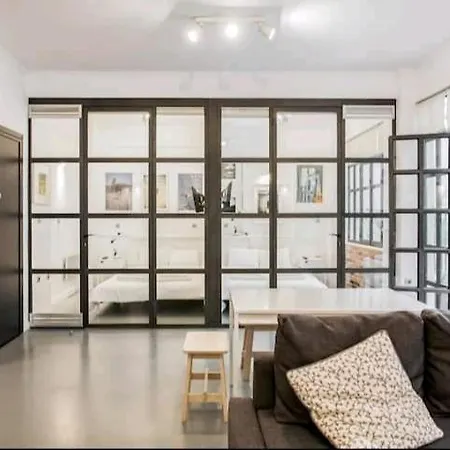 Fashionable Base In In The Old Tailor Factory Aparthotel *