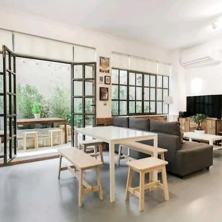 Aparthotel Fashionable Base In In The Old Tailor Factory *
