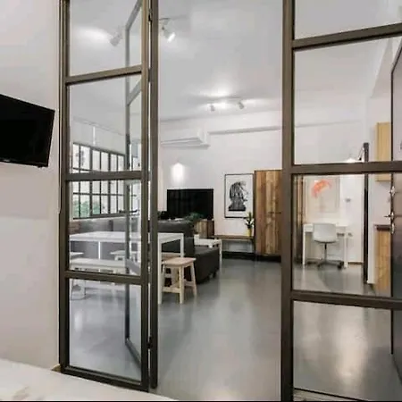 Aparthotel Fashionable Base In In The Old Tailor Factory Athens