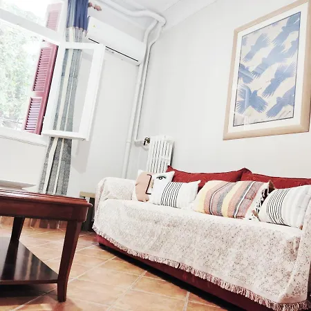 Apartment Under The Rock Of Acropolis By Yha *