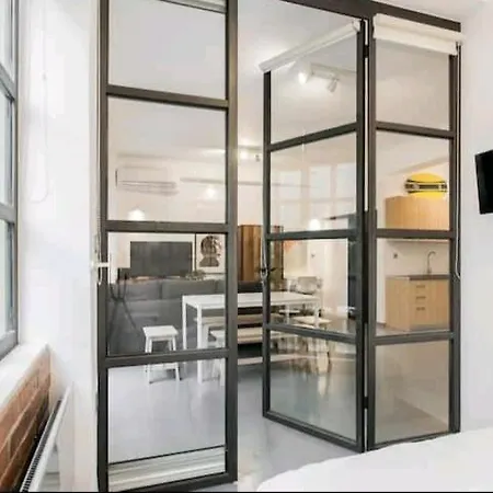 Fashionable Base In In The Old Tailor Factory *