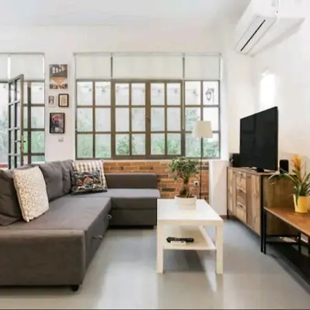 Aparthotel Fashionable Base In In The Old Tailor Factory *