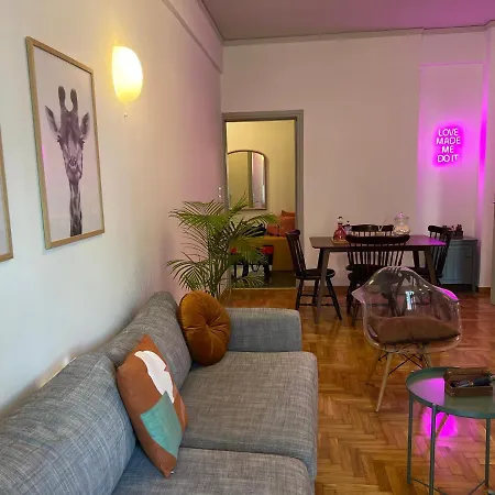 Apartment Comfortable 2-bedroom Near City Center 100m From Metro *