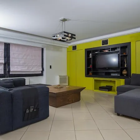 Apartment Spacious Modern With Great Rooftop View