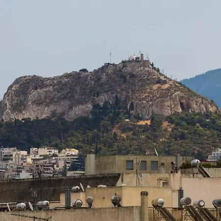 Apartment Spacious Modern With Great Rooftop View *