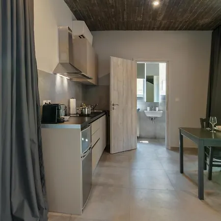 Walkway Apartment *