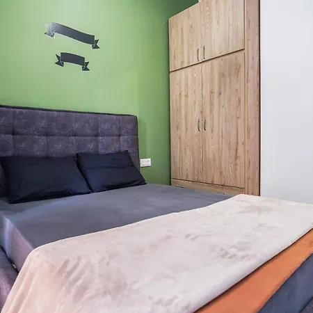 Petralona 1 Bedroom 4 Pers Athens