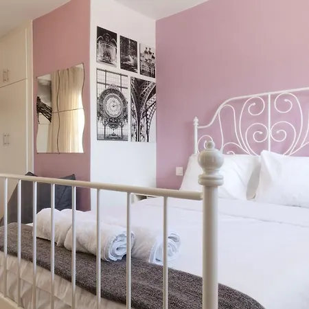 Cozy In Koukaki By Zain Athens