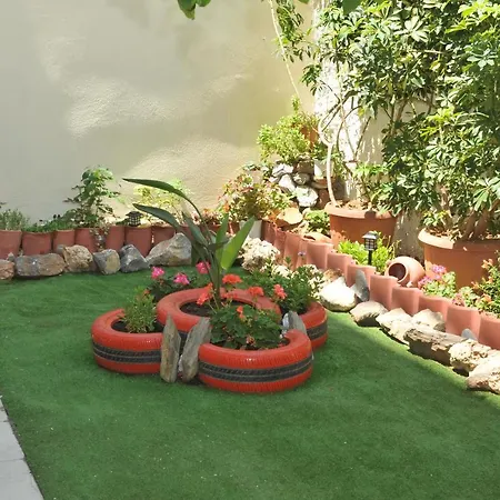 Apartment Demi's Garden Near The Metro Of *