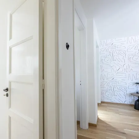 Meno With Private Terrace - Jaccuzzi, Acropolis View Apartment *
