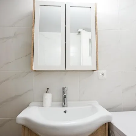 Petralona 1 Bedroom 4 Pers Athens