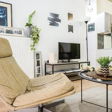 Petralona 1 Bedroom 4 Pers Athens